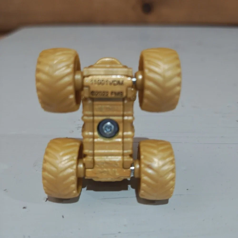Monster Jam Mini Zombie Gold Chase Truck HTF Very Rare 1/87 Series 5